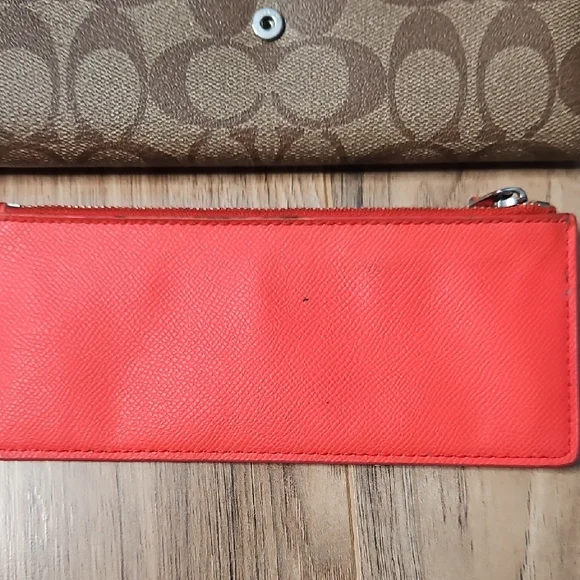 Coach Tan Signature Wallet With Red Insert Zippered Detail Women's - Picture 8 of 17
